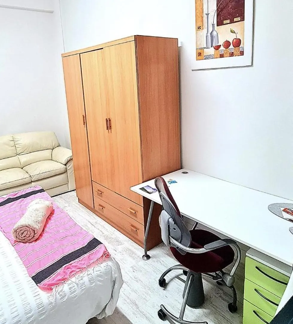 Habitaciones Privadas En Piso Frente A Playa Ondarreta, Bano Compartido San Sebastian Homestay